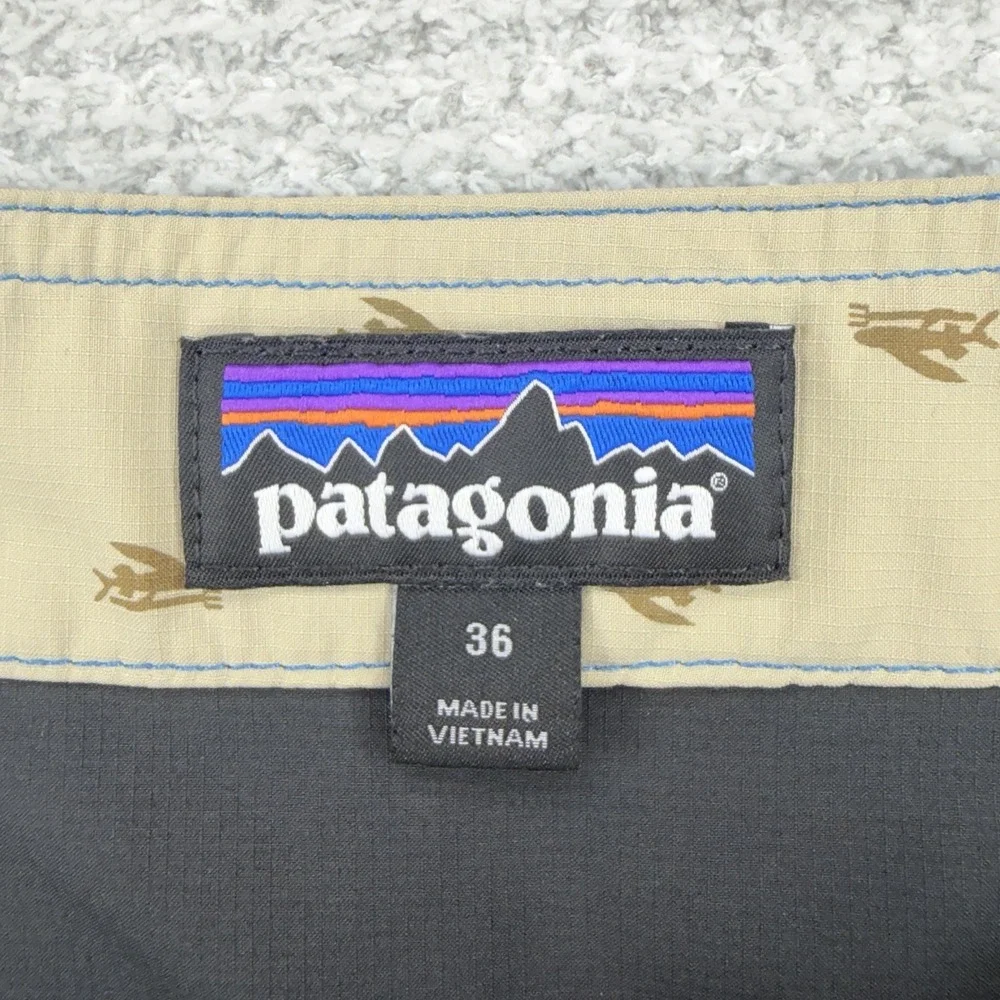 Patagonia Wavefarer Board Shorts Mens 36 Blue Tropical Floral Surf Swim 86611